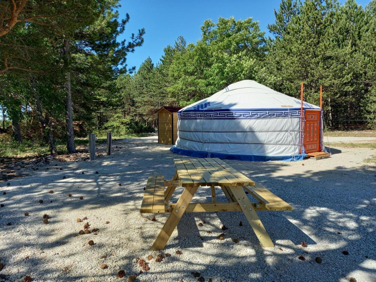 A Ventoux Yourte Monieux Ngoại thất bức ảnh